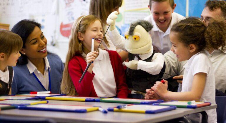 How to Use Puppets to Encourage Children to Talk
